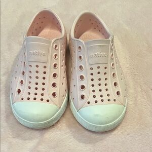 Native Kids Water Shoes in Light Pink with White Toe